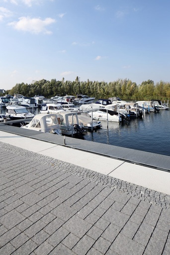 Pavé TRENTO SELECTION mix de formats aspect pierre naturelle (Grenaillé gris clair)