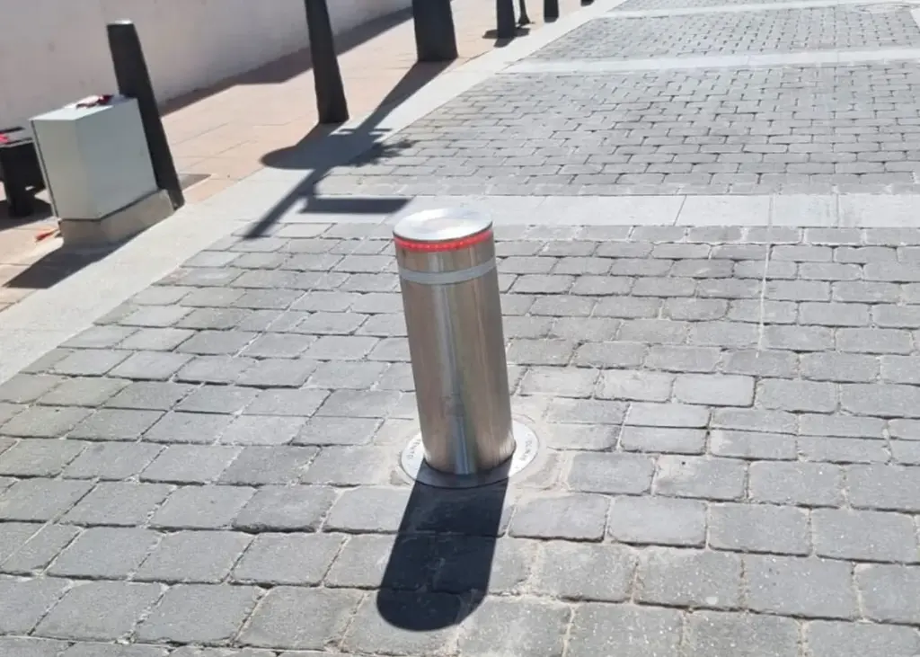 [HE220L] Borne FIJA SEGURIDAD 1000xø220 led